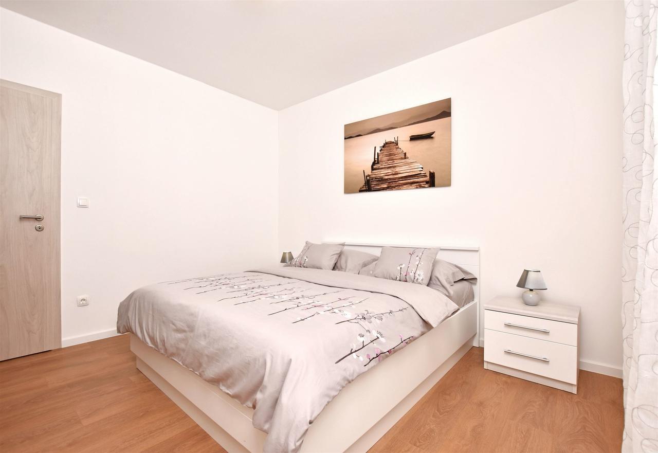 Apartment Dora Duće Extérieur photo