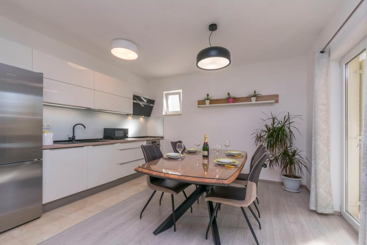 Apartment Dora Duće Extérieur photo