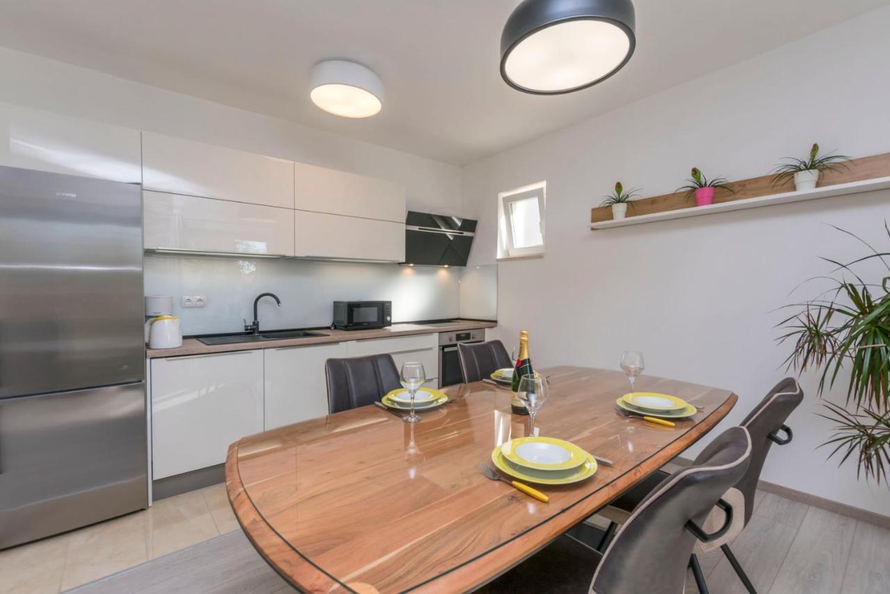 Apartment Dora Duće Extérieur photo